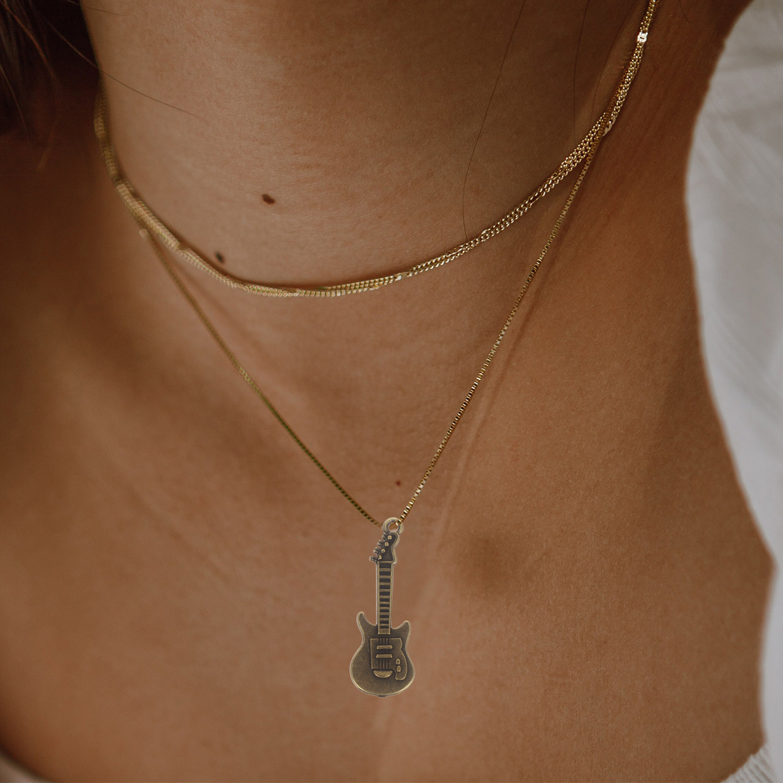 50 個の素朴なギターペンダントヴィンテージ合金チャーム D - Musical Instrument Jewelry のレビューと価格